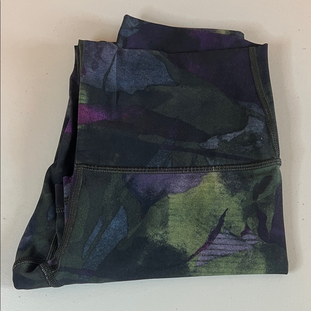 Lululemon Wunder Under Crop Legging Aura Dark Chrome Multi Size 4